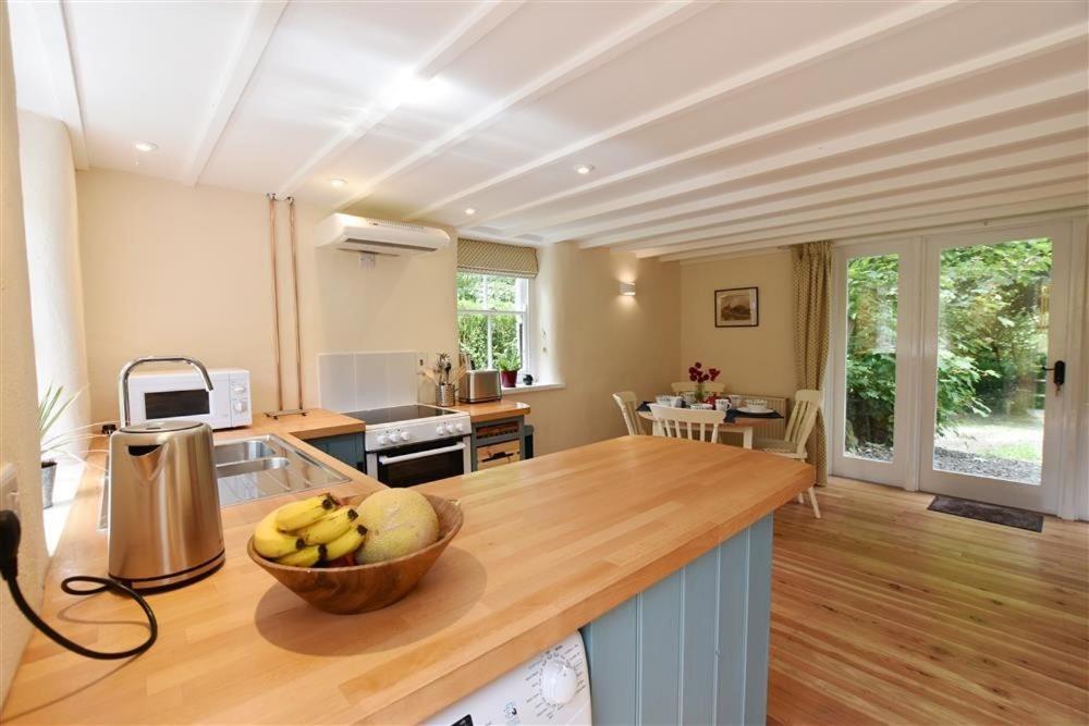 Cwmbrandy Cottage Фишгард Экстерьер фото