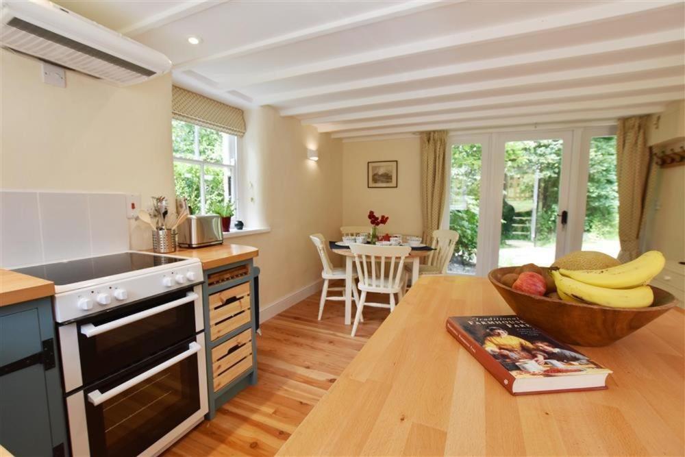 Cwmbrandy Cottage Фишгард Экстерьер фото